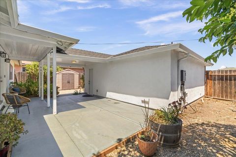 A home in East Palo Alto