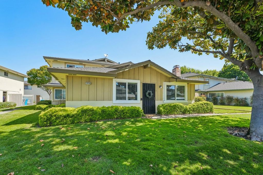 Photo of 34748 Skylark Drive #APT 1, Union City, CA 94587 (MLS # ML82046021)