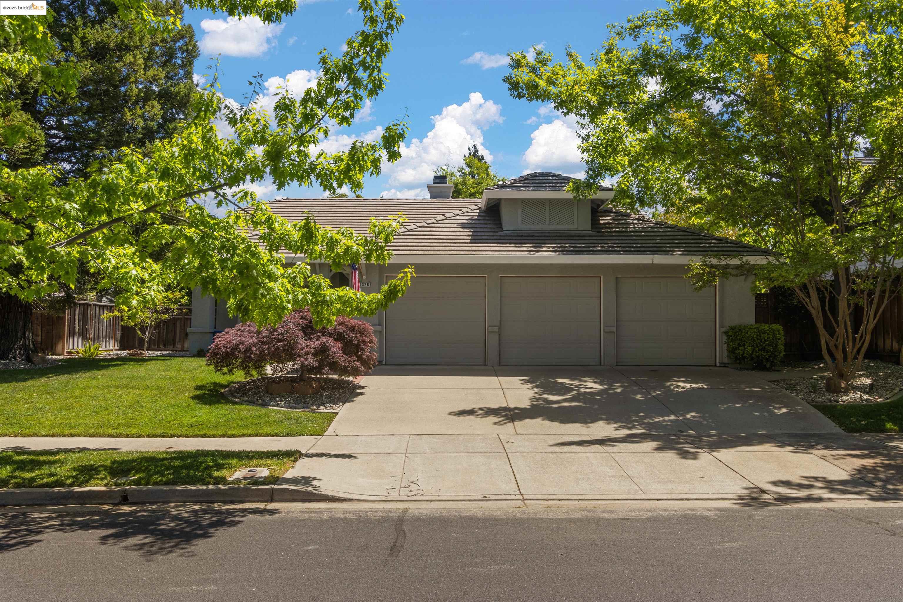 1326 Rebecca Dr