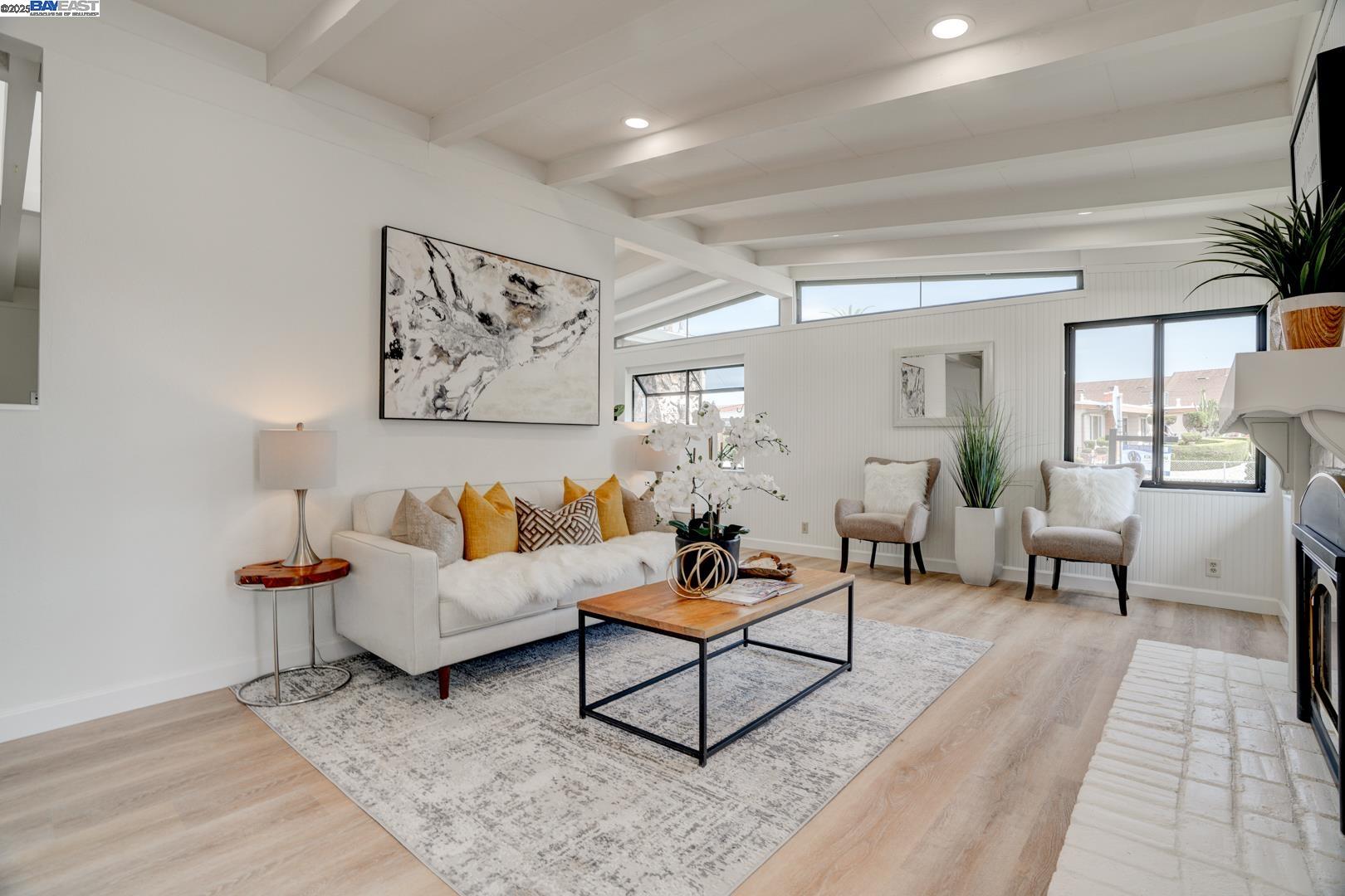 5209 Dupont Ave