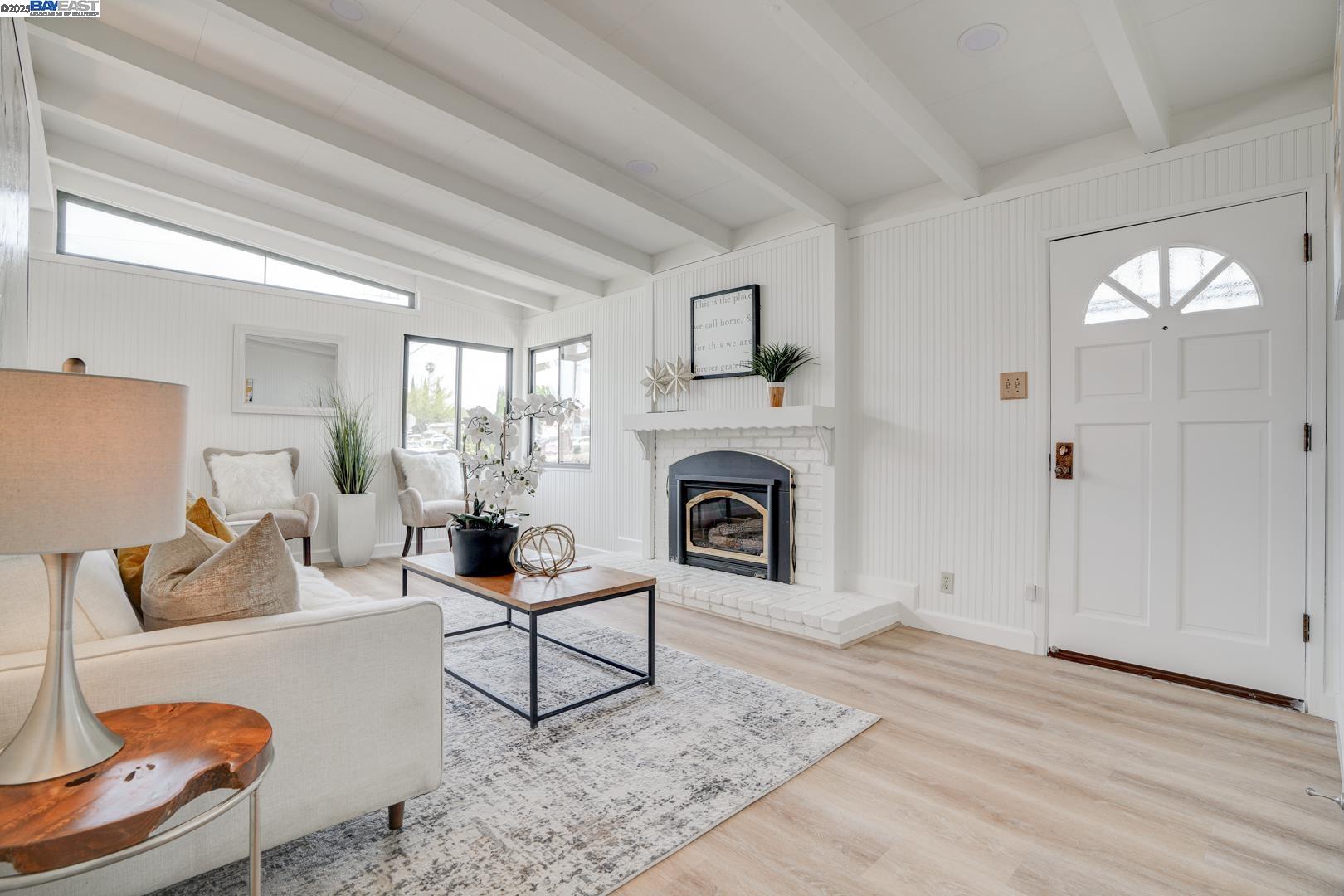 5209 Dupont Ave