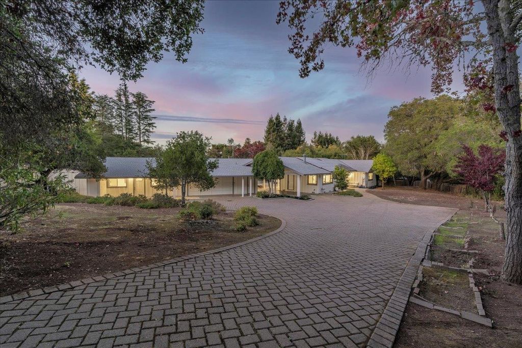 Photo of 12272 Windsor Court, Los Altos Hills, CA 94022 (MLS # ML82024710)