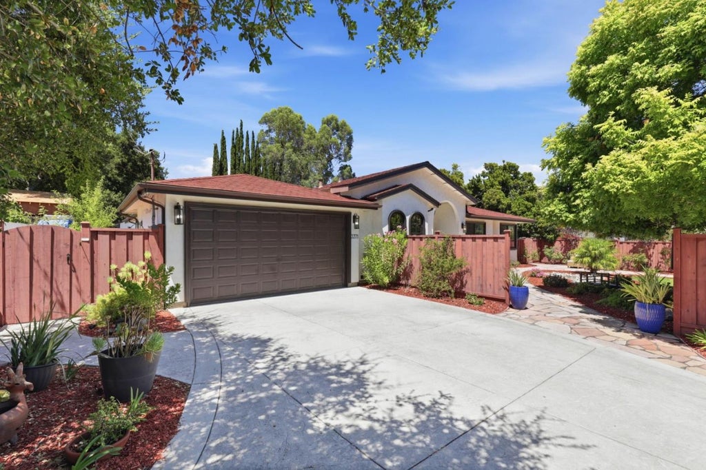 Photo of 13371 Quito Road, Saratoga, CA 95070 (MLS # ML82056250)