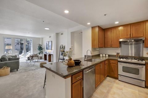 Photo of 423 7th Street #120, Oakland, CA 94607 (MLS # ML82045195)