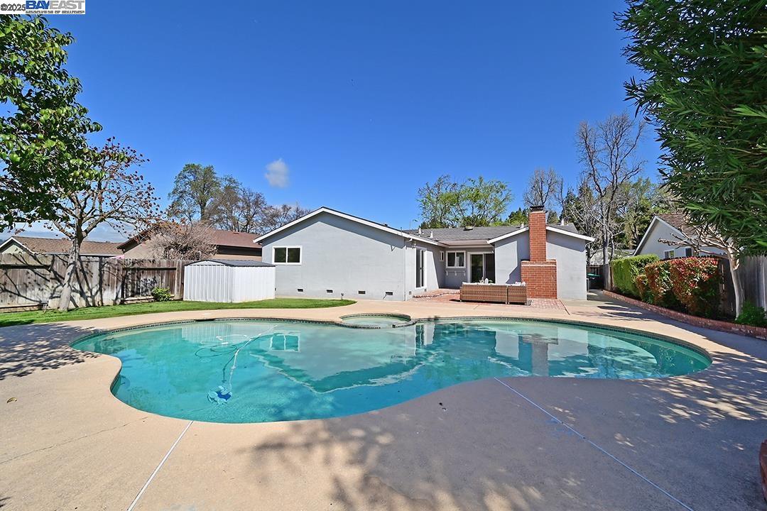 573 Junipero St