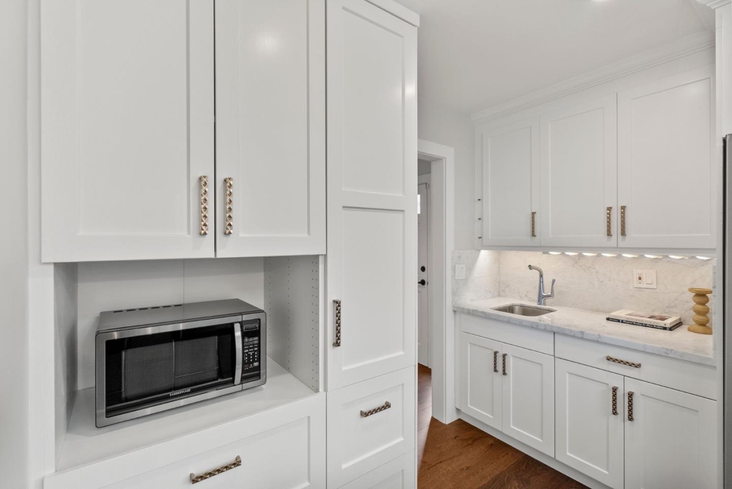 Belvedere, California 94920, United States, 3 Bedrooms Bedrooms, ,3 BathroomsBathrooms,Residential,Active,215828