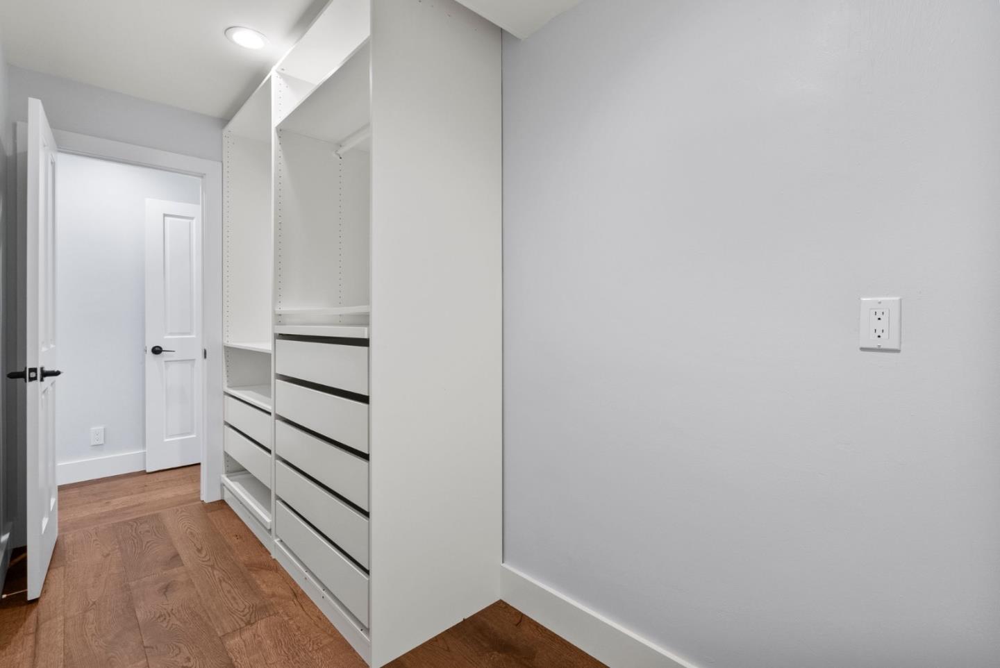 Belvedere, California 94920, United States, 3 Bedrooms Bedrooms, ,3 BathroomsBathrooms,Residential,Active,215828