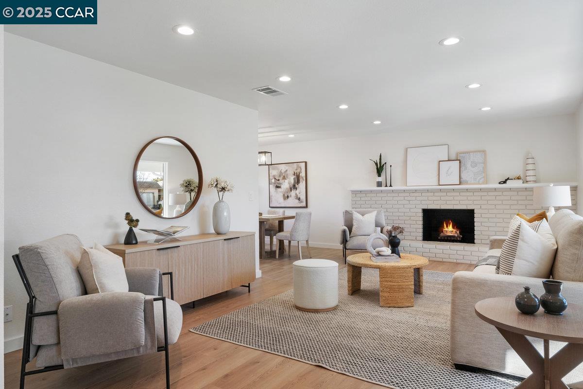 5224 Diane Ln