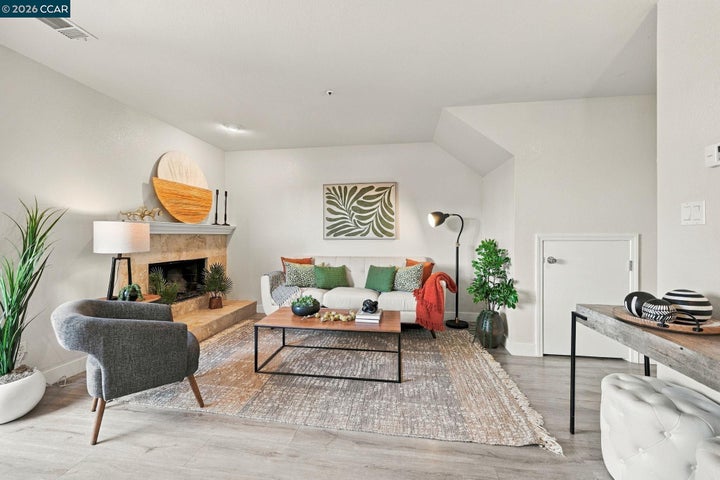 Photo 1 of 32 — 22093 Betlen Way, Castro Valley, CA 94546
