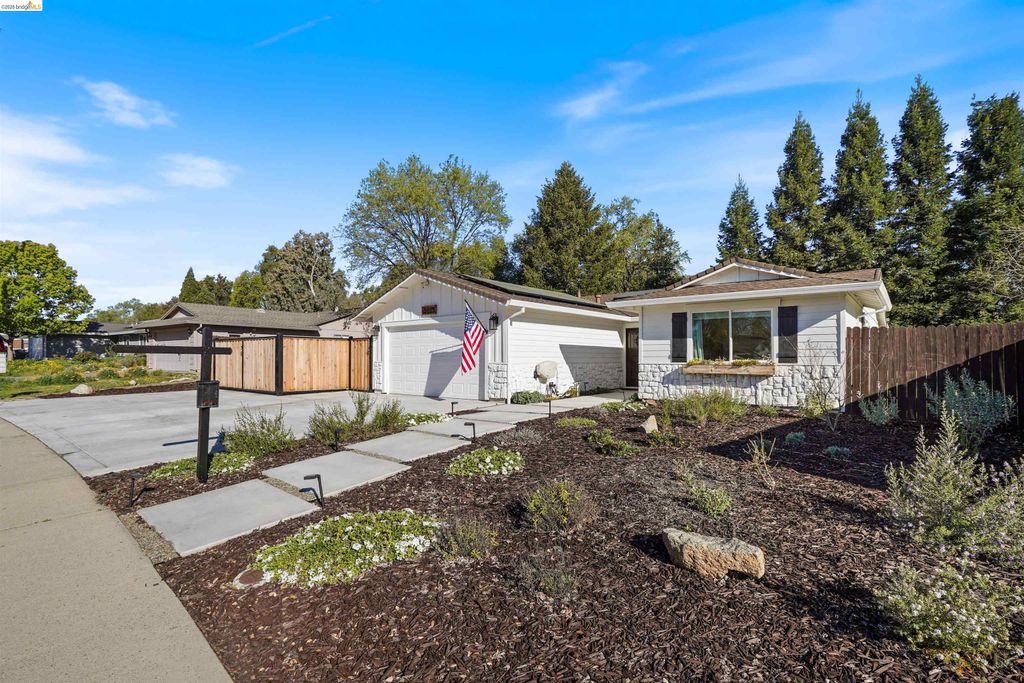 Photo of 5665 Arcadia Ave, Loomis, CA 95650 (MLS # 41126968)