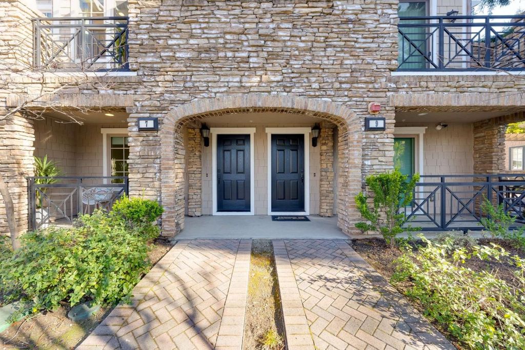 Photo of 7 Artisan Way, Menlo Park, CA 94025 (MLS # ML82037714)