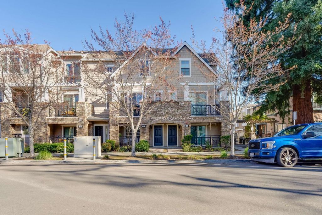 Photo of 7 Artisan Way, Menlo Park, CA 94025 (MLS # ML82037714)