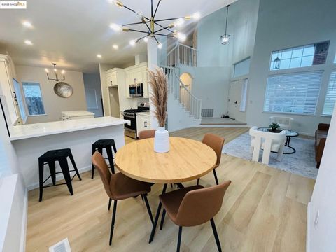 Photo of 2117 Mark Twain Dr, Antioch, CA 94531 (MLS # 41118969)