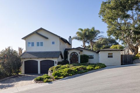 Photo of 810 Altura Place, Del Rey Oaks, CA 93940 (MLS # ML82029100)