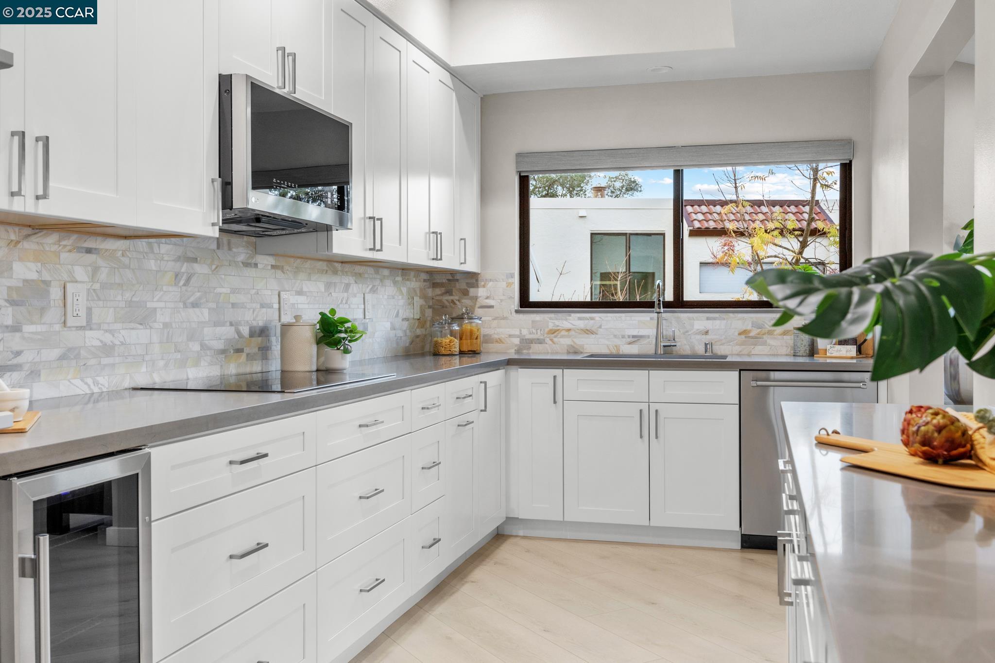 Walnut Creek, California 94595, United States, 2 Bedrooms Bedrooms, ,2 BathroomsBathrooms,Residential,Active,247388