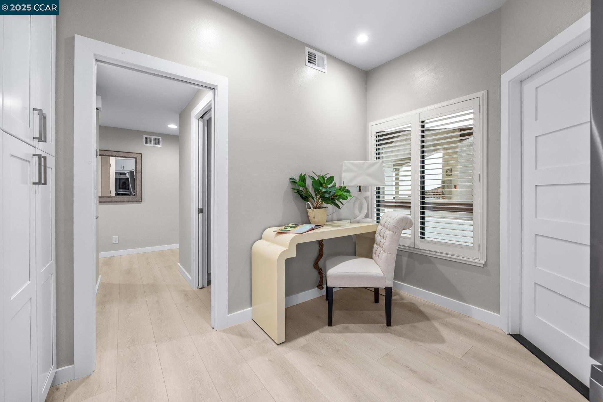 Walnut Creek, California 94595, United States, 2 Bedrooms Bedrooms, ,2 BathroomsBathrooms,Residential,Active,247388