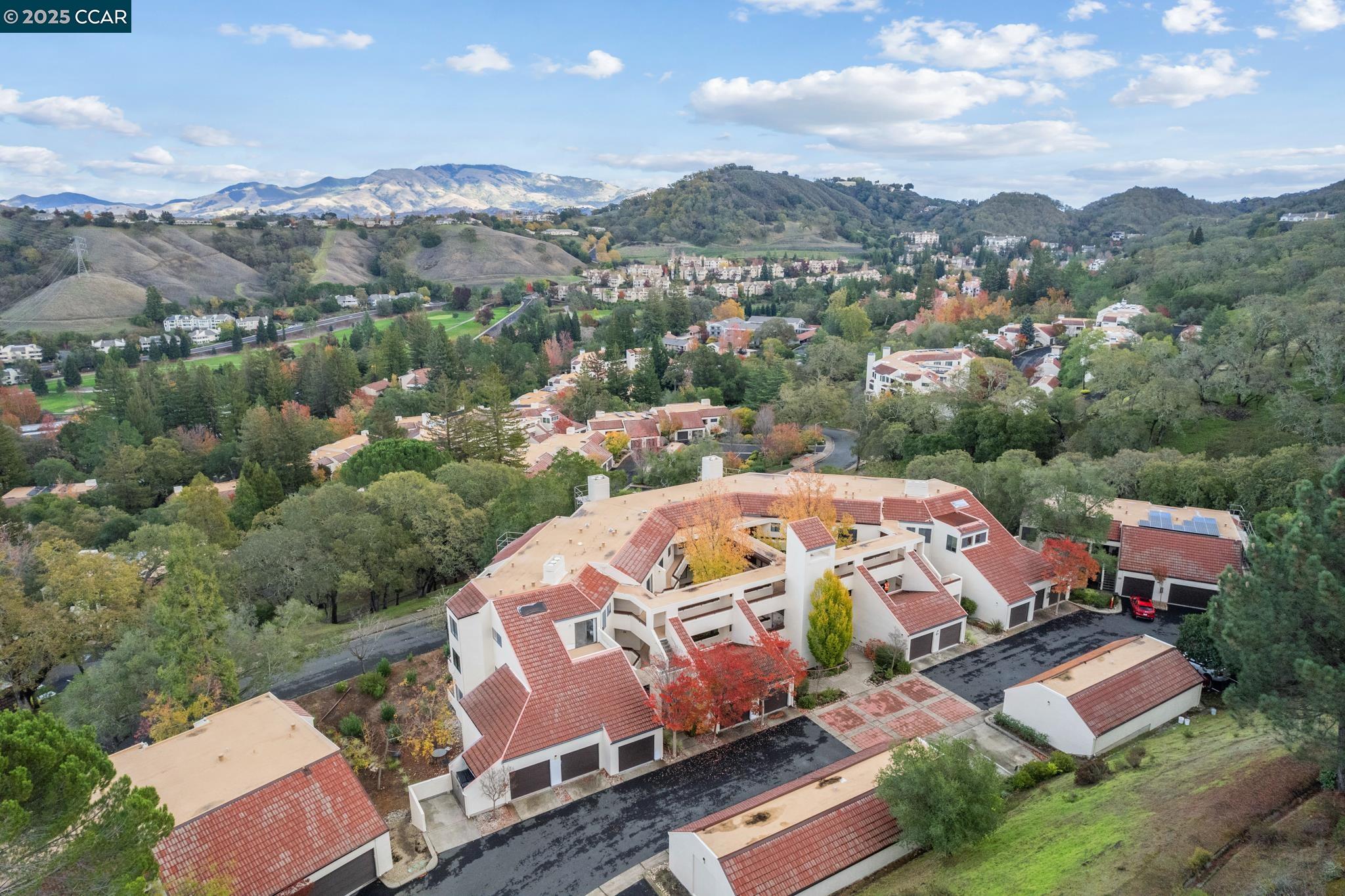 Walnut Creek, California 94595, United States, 2 Bedrooms Bedrooms, ,2 BathroomsBathrooms,Residential,Active,247388