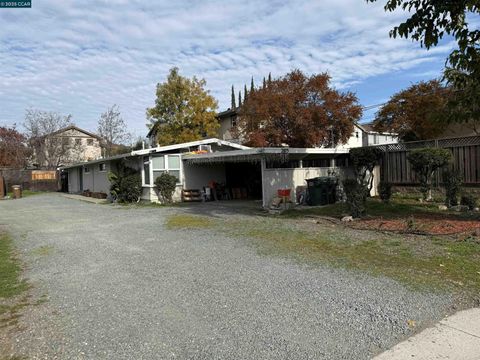 Photo of 2875 Euclid Ave, Concord, CA 94519 (MLS # 41119405)