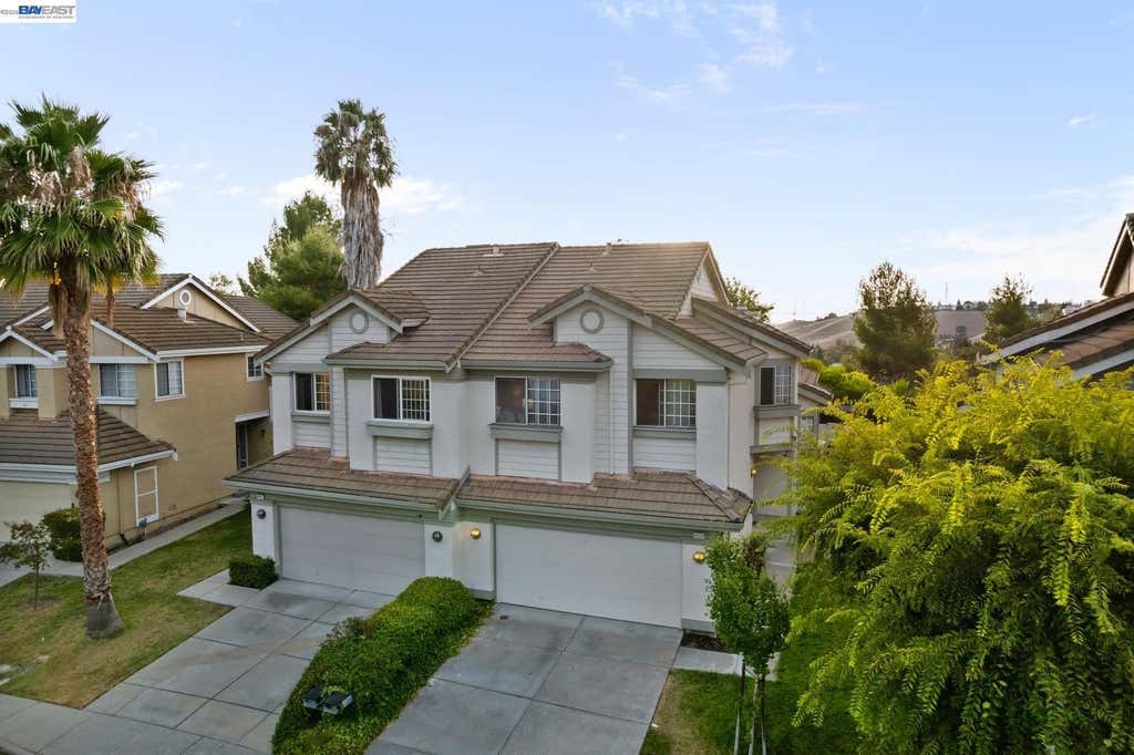 Photo of 44729 Lynx Dr, Fremont, CA 94539 (MLS # 41145402)