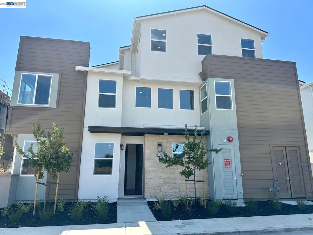 Photo of 5526 Silver Way, Dublin, CA 94568 (MLS # 41131911)