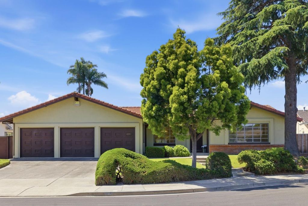 Photo of 592 Trumbull Court, Sunnyvale, CA 94087 (MLS # ML82047885)