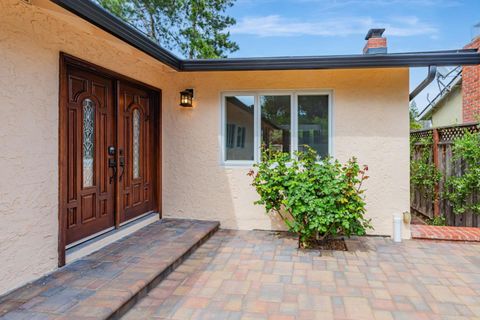 3135 Alameda De Las Pulgas, Menlo Park, CA 94025 - MLS#: ML82003228