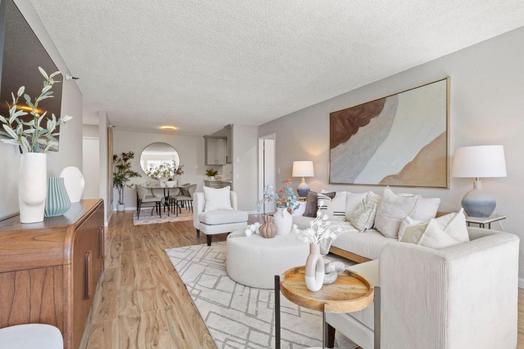 Photo of 240 N Bayshore Boulevard #315, San Mateo, CA 94401 (MLS # ML82059687)