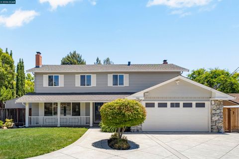 Photo of 166 Winged Foot Pl, San Ramon, CA 94583 (MLS # 41139503)