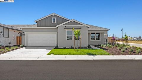 Photo of 1368 Crescent Avenue, Manteca, CA 95336 (MLS # 41118701)