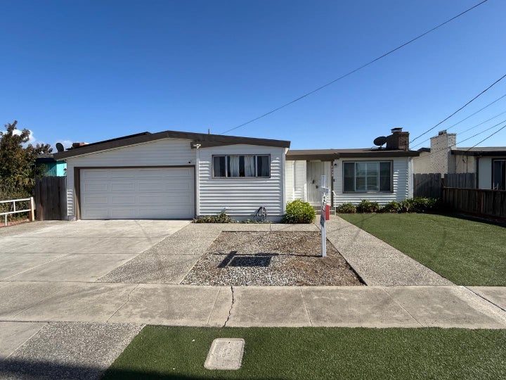 Photo 1 of 30 — 1259 Summit Drive, Salinas, CA 93905