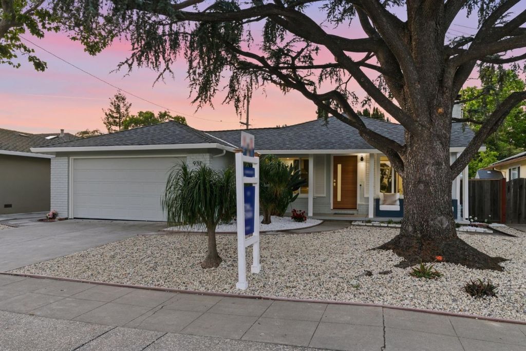 Photo of 937 W Washington Avenue, Sunnyvale, CA 94086 (MLS # ML82047950)