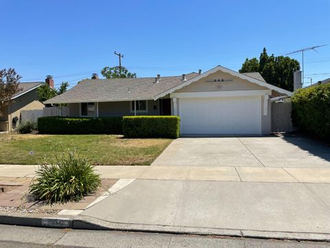 Photo of 1934 Foxworthy Avenue, San Jose, CA 95124 (MLS # ML82029583)