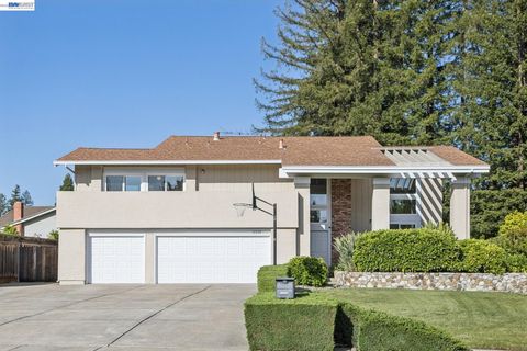 Photo of 12228 Toluca Dr, San Ramon, CA 94583 (MLS # 41132438)