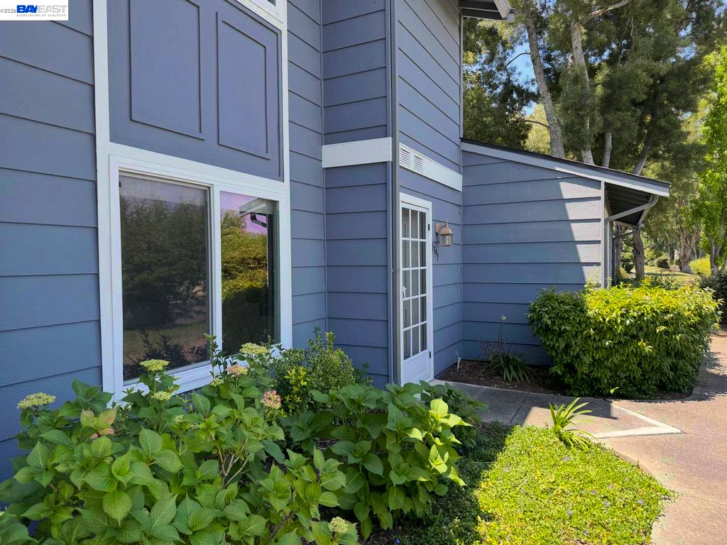 Photo of 1391 Spring Valley Cmn, Livermore, CA 94551 (MLS # 41135434)
