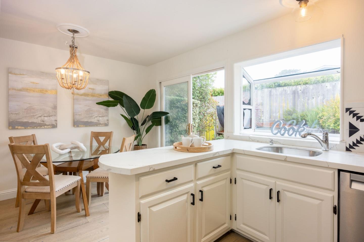 Half Moon Bay, California 94019, United States, 3 Bedrooms Bedrooms, ,2 BathroomsBathrooms,Residential,Active,206437