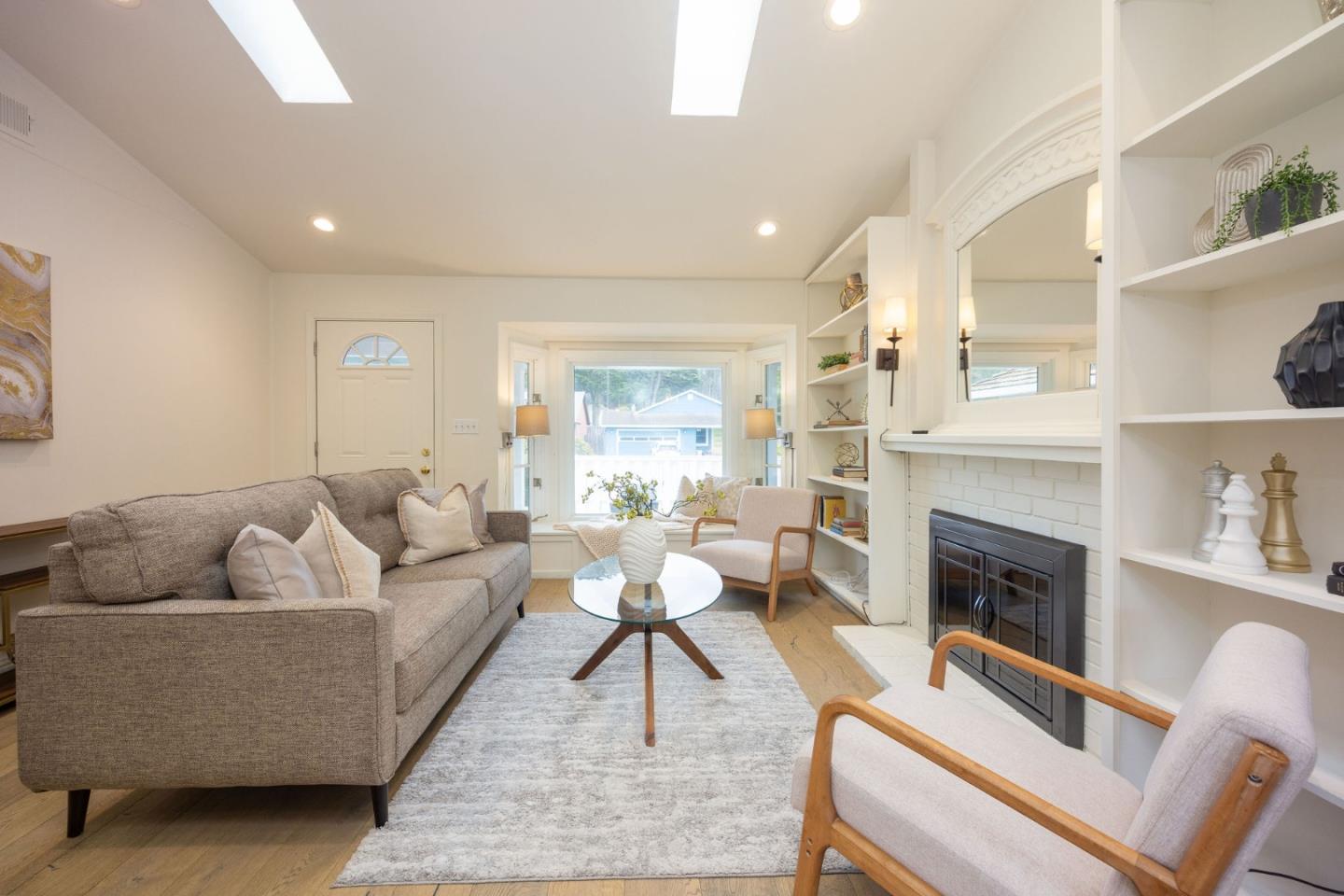 Half Moon Bay, California 94019, United States, 3 Bedrooms Bedrooms, ,2 BathroomsBathrooms,Residential,Active,206437