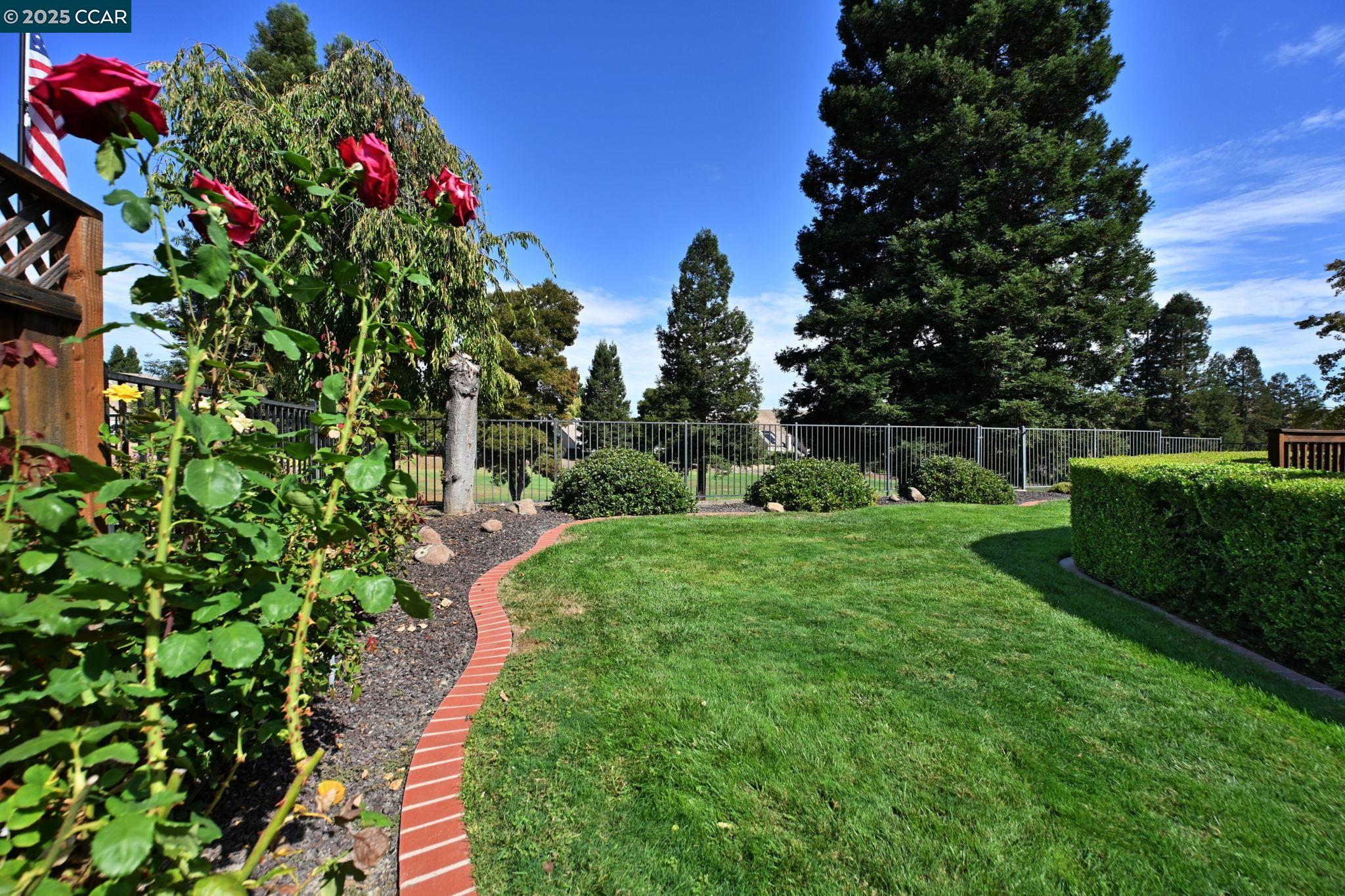 San Ramon, California 94582, United States, 4 Bedrooms Bedrooms, ,2 BathroomsBathrooms,Residential,Active,215427