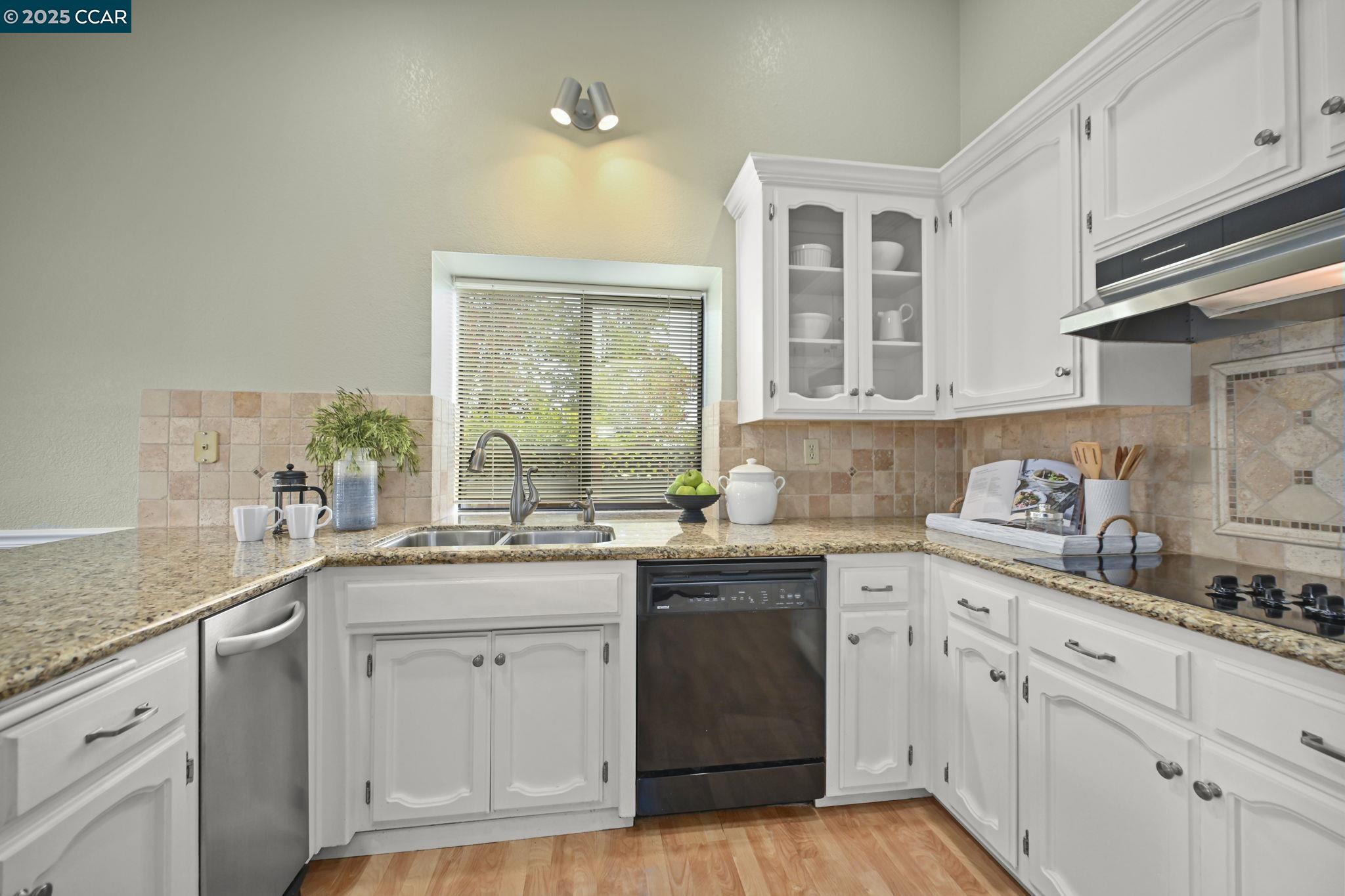 San Ramon, California 94582, United States, 4 Bedrooms Bedrooms, ,2 BathroomsBathrooms,Residential,Active,215427