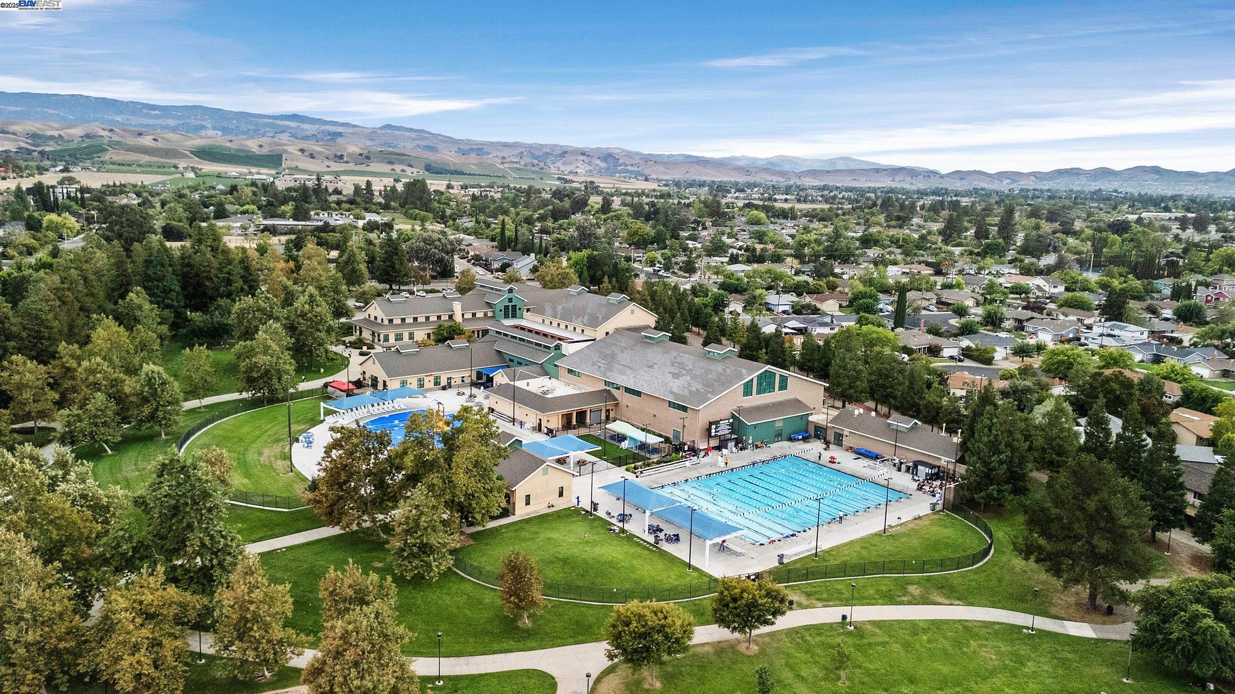 Livermore, California 94550, United States, 4 Bedrooms Bedrooms, ,3 BathroomsBathrooms,Residential,Active,219786