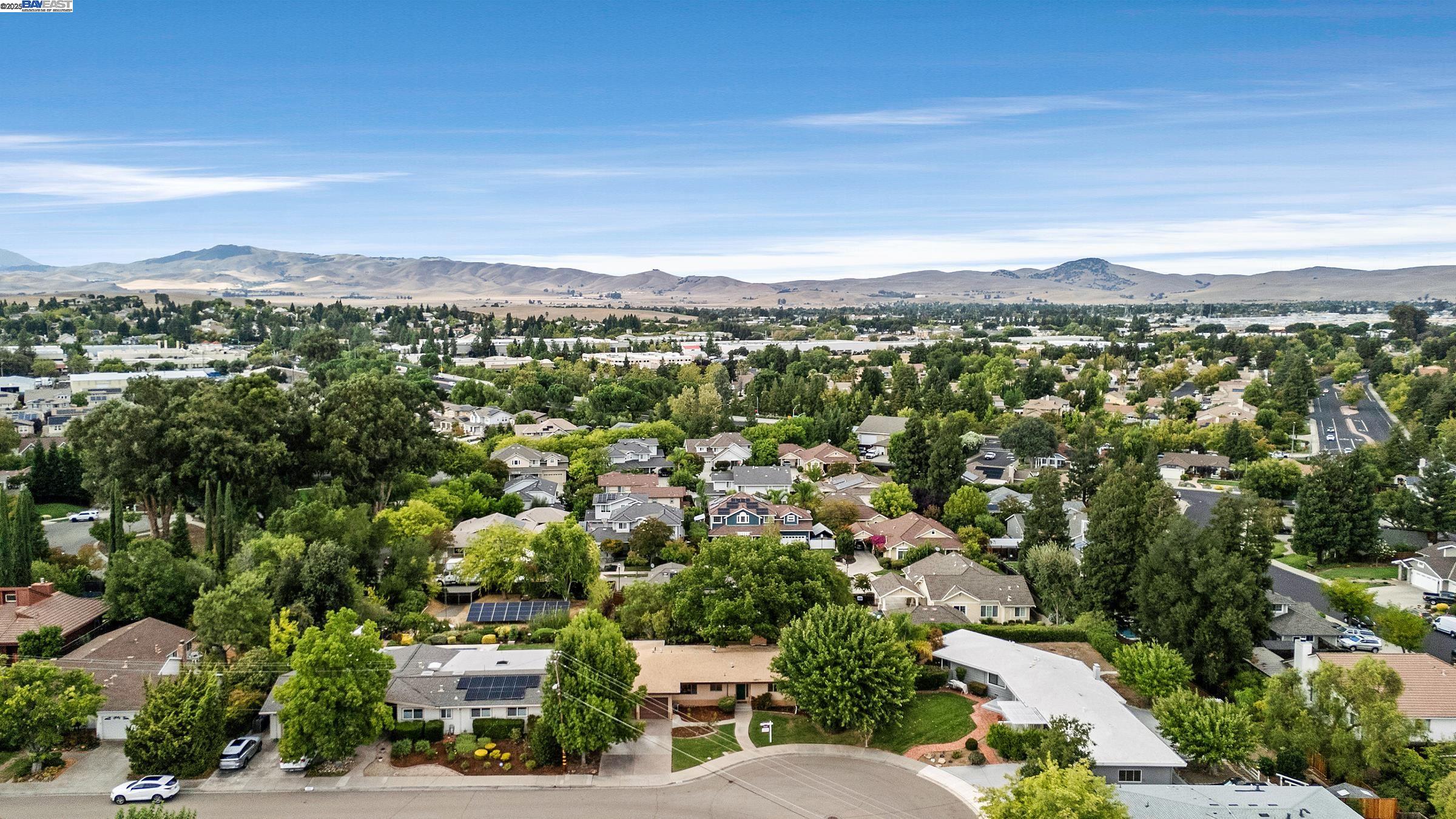 Livermore, California 94550, United States, 4 Bedrooms Bedrooms, ,3 BathroomsBathrooms,Residential,Active,219786