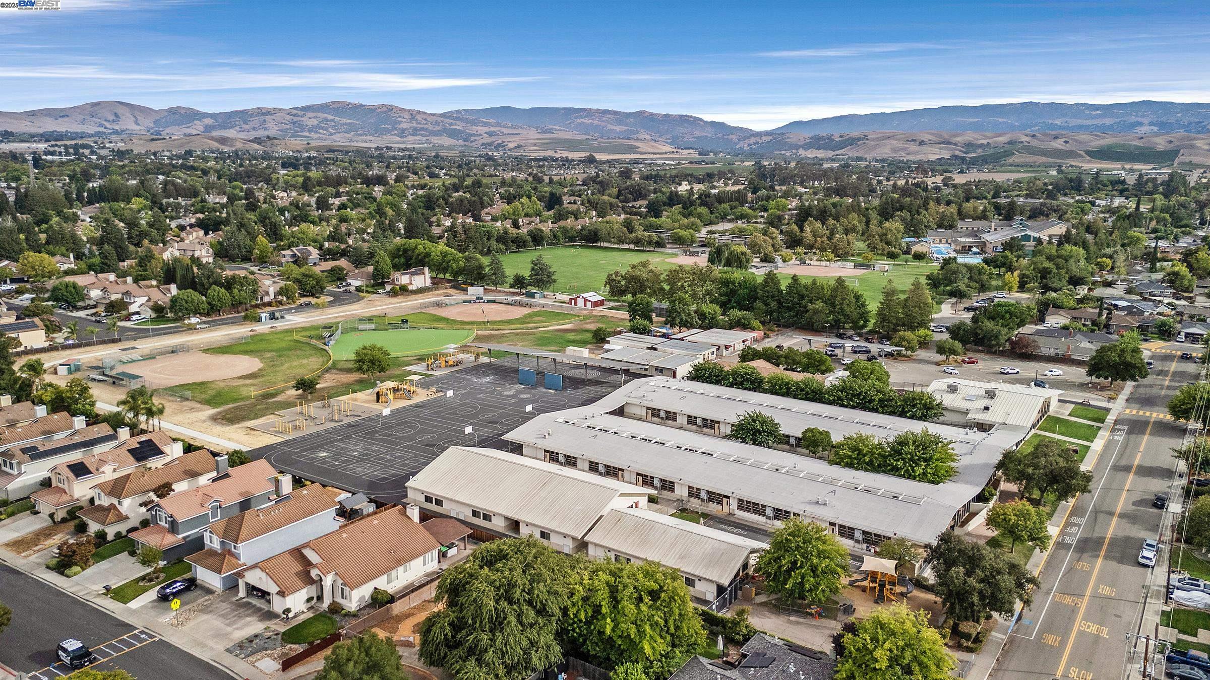 Livermore, California 94550, United States, 4 Bedrooms Bedrooms, ,3 BathroomsBathrooms,Residential,Active,219786