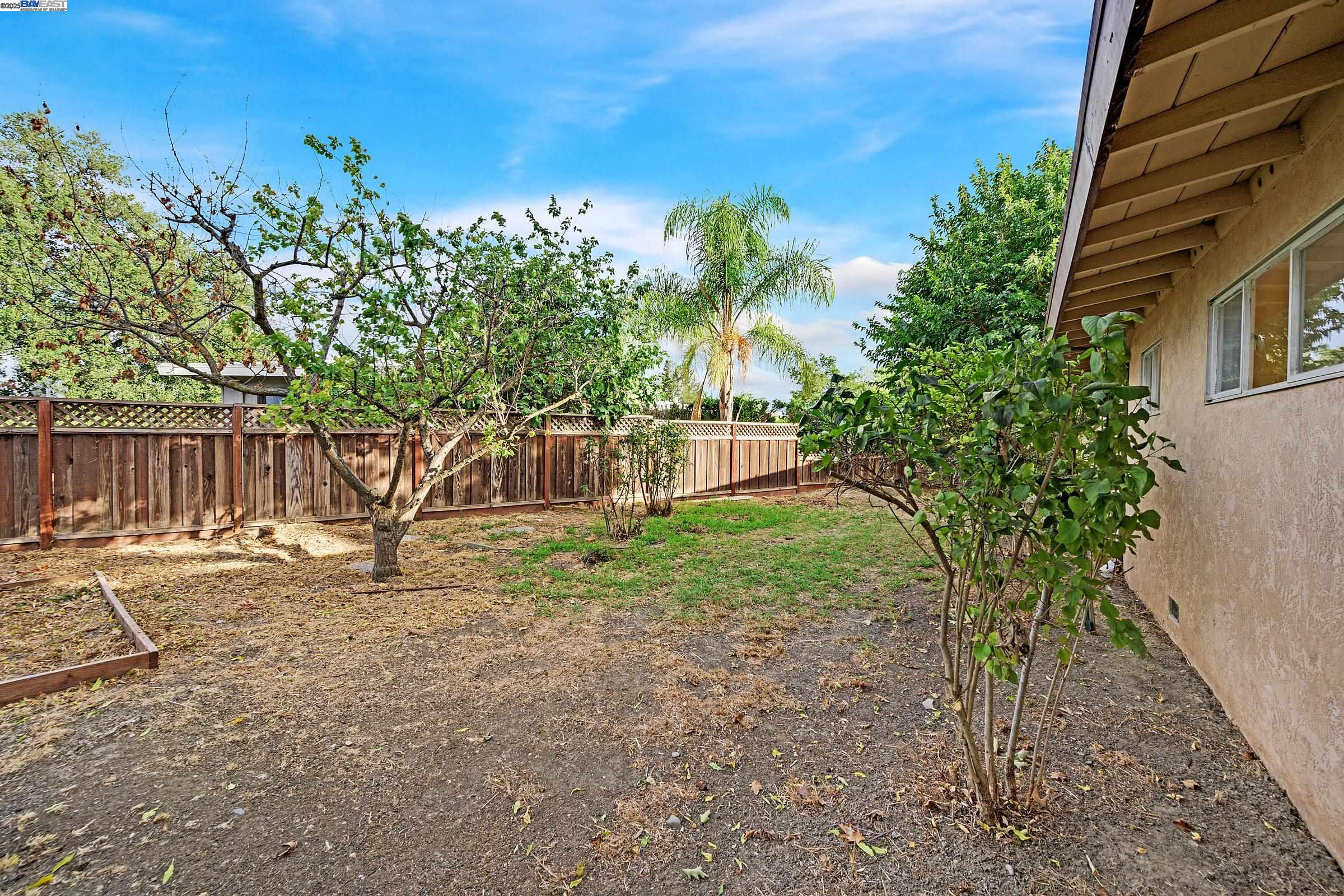 Livermore, California 94550, United States, 4 Bedrooms Bedrooms, ,3 BathroomsBathrooms,Residential,Active,219786