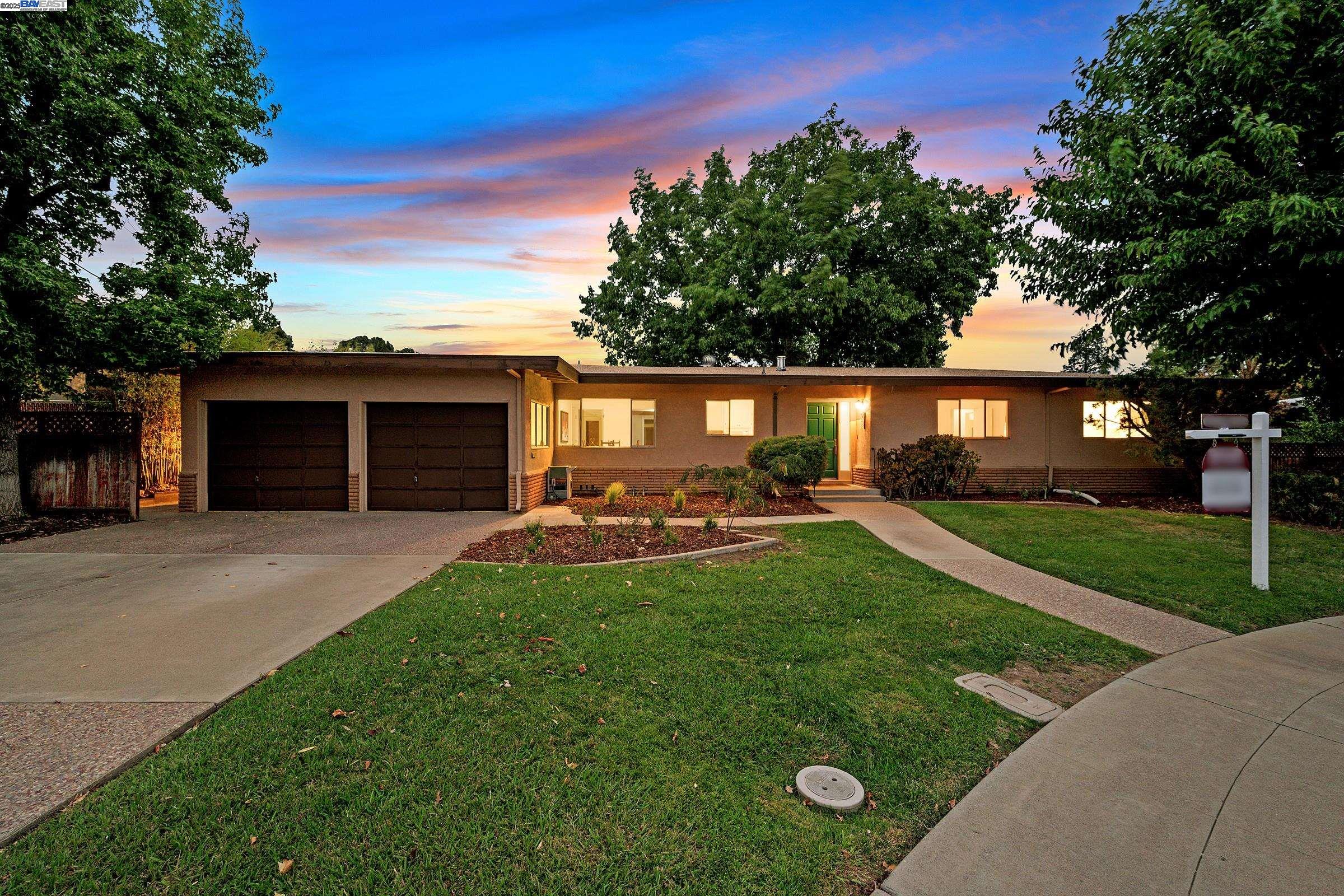 Livermore, California 94550, United States, 4 Bedrooms Bedrooms, ,3 BathroomsBathrooms,Residential,Active,219786