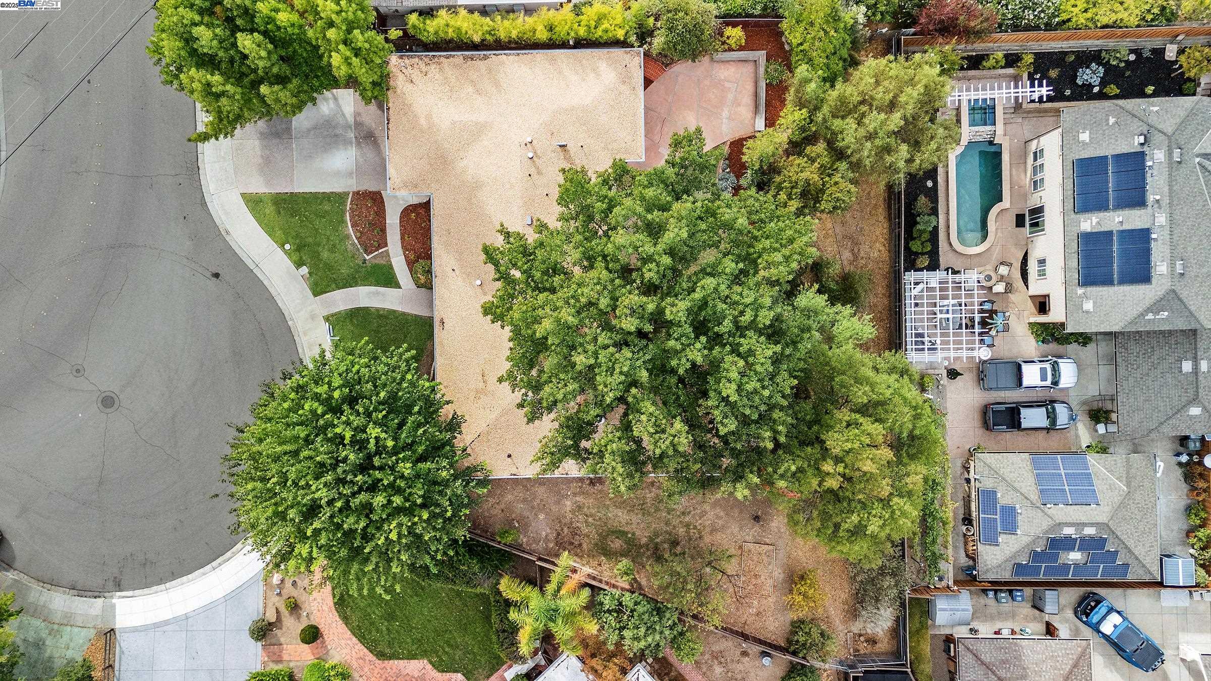 Livermore, California 94550, United States, 4 Bedrooms Bedrooms, ,3 BathroomsBathrooms,Residential,Active,219786