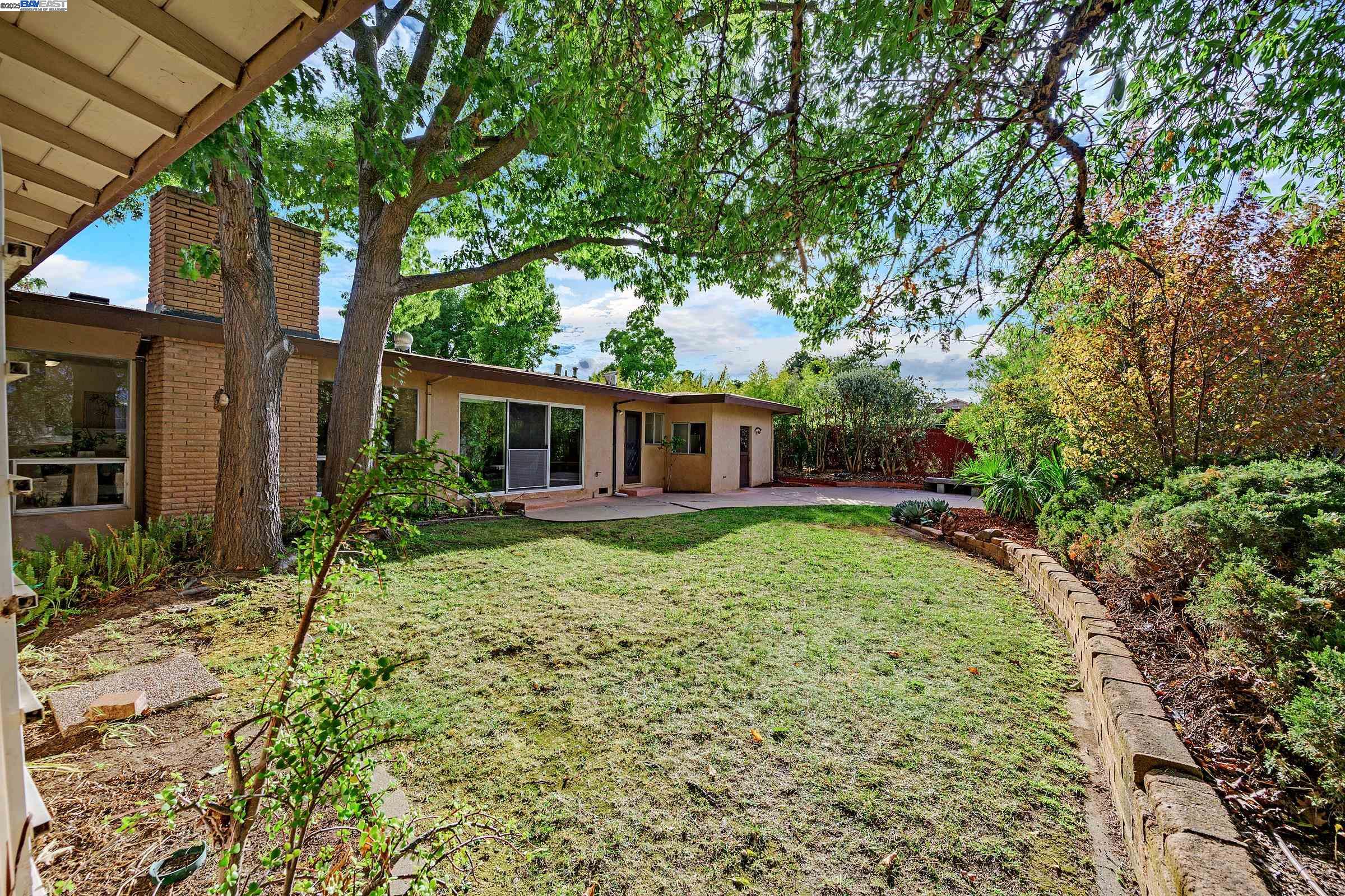 Livermore, California 94550, United States, 4 Bedrooms Bedrooms, ,3 BathroomsBathrooms,Residential,Active,219786