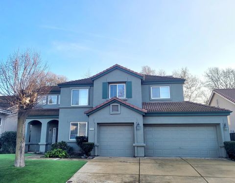 Photo of 4224 Pinehurst Cir, Stockton, CA 95219 (MLS # 41121638)