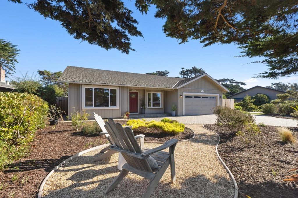 Photo of 141 Arbor Lane, Moss Beach, CA 94038 (MLS # ML82026296)