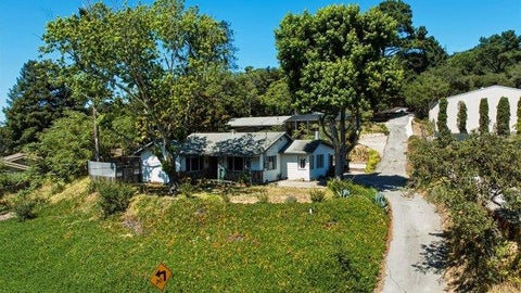 Photo of 741 Echo Valley Road, Salinas, CA 93907 (MLS # ML82052305)
