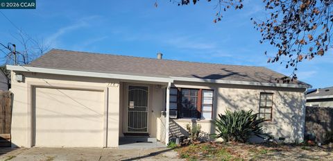 Photo of 178 Army St, Pittsburg, CA 94565 (MLS # 41121992)