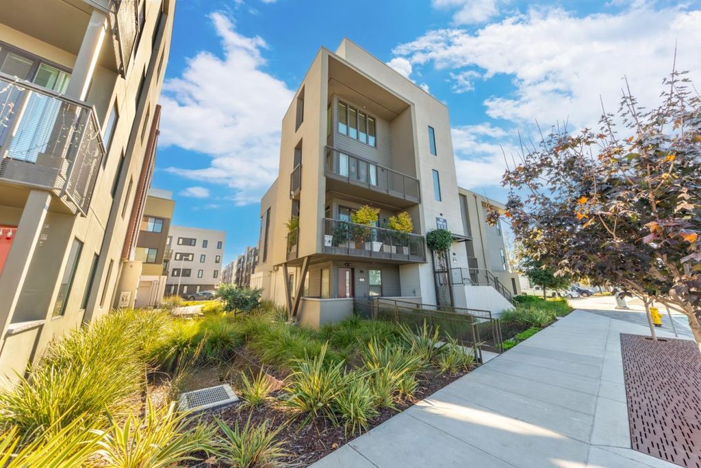 Photo of 44808 Fremont Boulevard #1000, Fremont, CA 94538 (MLS # ML82025908)